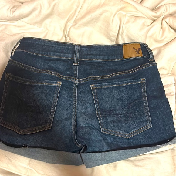 American Eagle blue Jean shorts. Size 8 women’s. Super stretch. - Picture 2 of 3